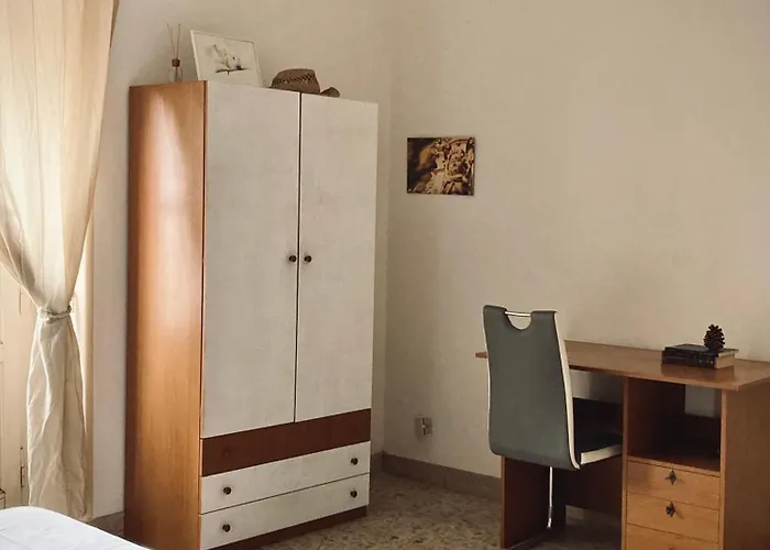 Shared In Center. Κατάνια